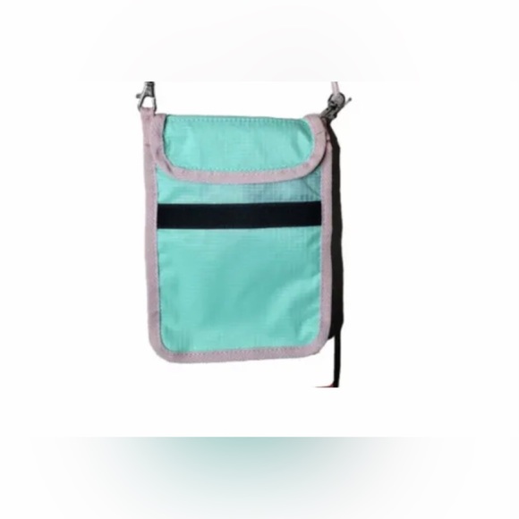 Hunter Original Packable Phone Pouch Mint Green / Pink Trim - Picture 5 of 6